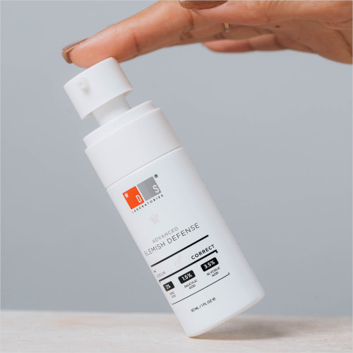 دفاع متقدم ضد الشوائب﻿ (لعلاج العيوب) تحسين + تجديد ADVANCED BLEMISH DEFENSE perfecting + rejuvenating