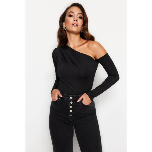 بودي سوت محبوك ومرن بأكمام طويلة وياقة غير متماثلة Asymmetrical Neckline Long Sleeve Stretchy Knitted Bodysuit