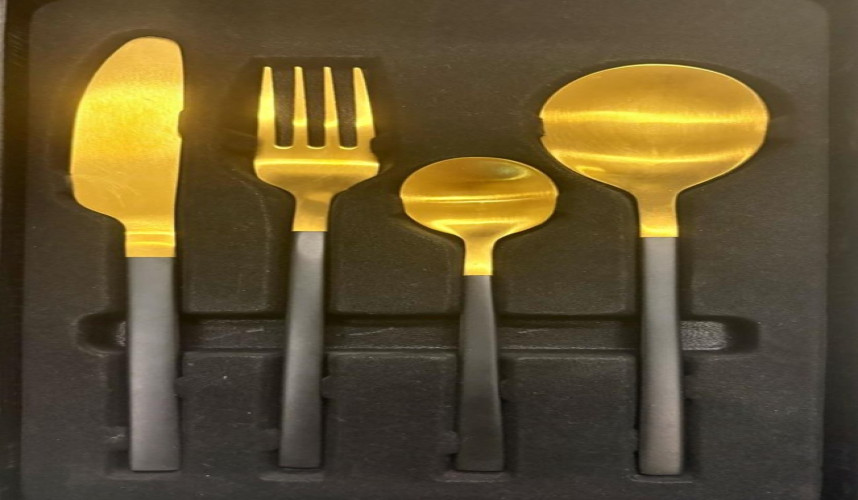 سيت ملاعق ذهبي و اسود Gold and Black spoon set