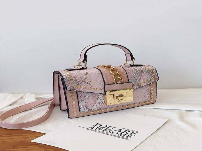 جنطة نسائية فخمة– بثلاثة ألوان بتفاصيل جلد الحية وسير ذهبي hand bag