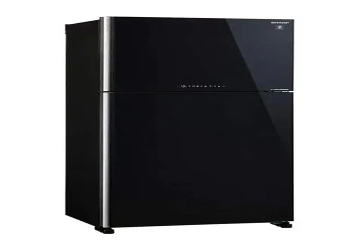ثلاجة شارب بابين اسود  زجاج  , 520 لتر  18 قدم Refrigerator 18ft, 520 liter .