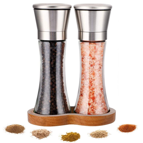 مطاحن ملح وفلفل من قطعتين مع صينية خشبية فاخرة Two-piece salt and pepper mills with a premium wooden tray