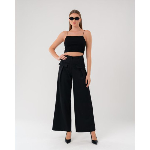 بنطلون نسائي بقصة واسعة و خصر عالٍ High-Waisted Wide-Leg Trousers
