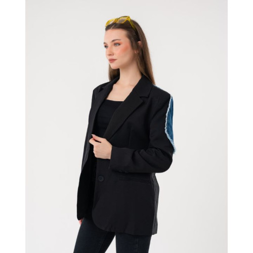 بليزر باللون الاسود والدنيم Blazer in Black and Denim