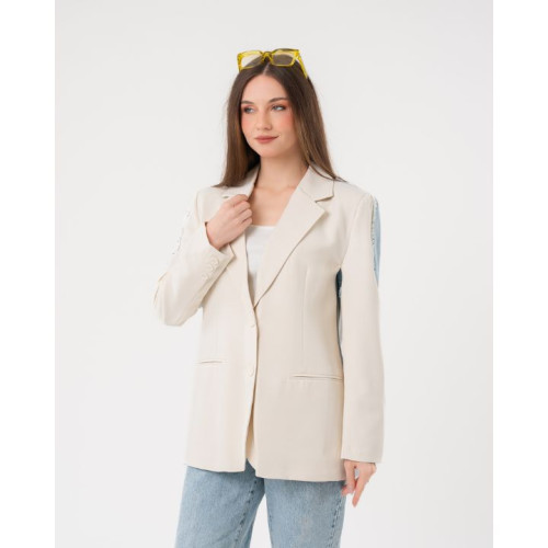 بليزر باللون البيج والدنيم Blazer in Beige and Denim