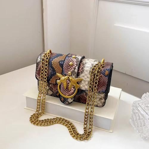 حقيبة يد ملونة hand bag