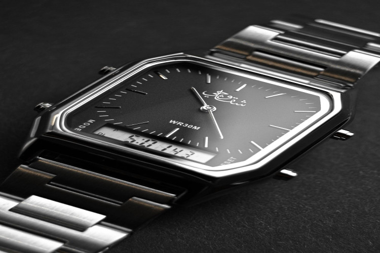 ساعة تسعينات nineties watch