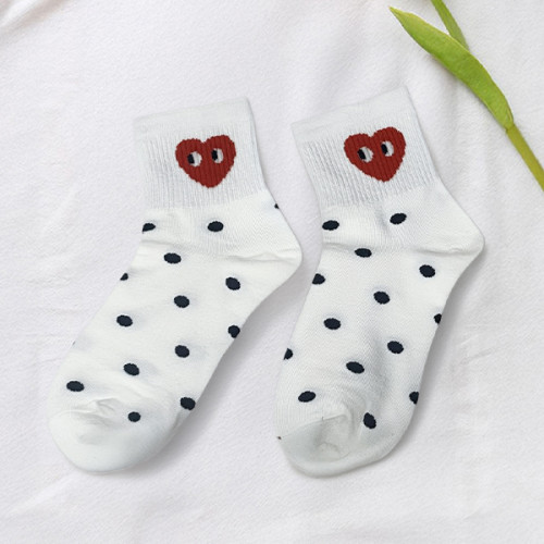 جوارب بيضاء منقطة بالأسود بطبعة القلب الكرتوني الأحمر White Polka Dot Socks with Red Cartoon Heart - Black Dots
