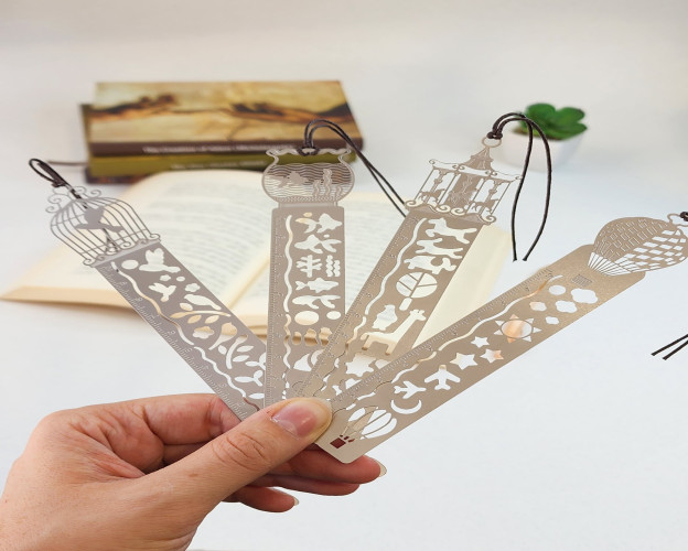فاصلة كتب معدن Steel Bookmark