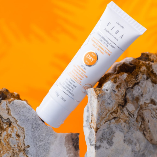 كريم تفتيح الوجه مع   للبشرة الجافة Face Instant Whitening Cream For Dry Skin     SPF 30