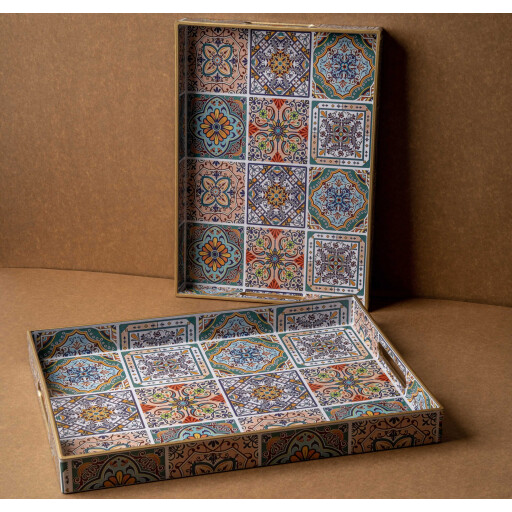 طقم صواني تقديم خشبية مزخرفة بنقشة تراثية – قطعتان Decorative Wooden Serving Tray Set with Traditional Pattern – 2 Pieces