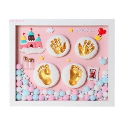 بصمة ايدي وارجل الطفل للذكرى Child's hand and footprints as a keepsake