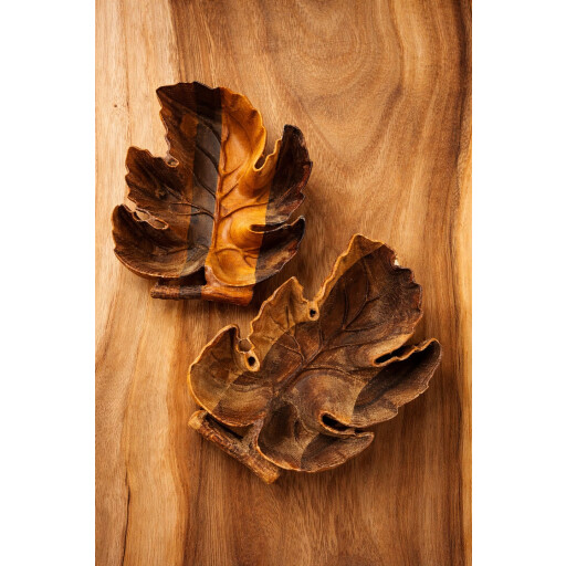 صحن خشبي على شكل ورقة wooden plate