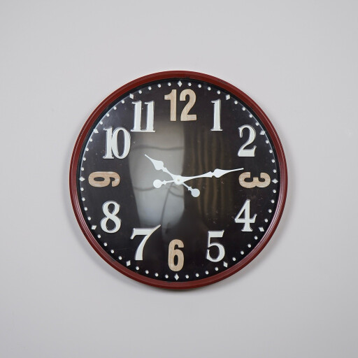 ساعة جدارية دائرية قطر 60 سم سوداء باطار احمر معدني Round Wall Clock 60cm Black with Red Metal Frame