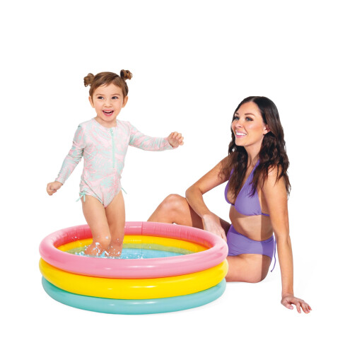مسبح انتكس للأطفال الصغار آمن ممتع صيفي Intex swimming pool for toddlers: safe, fun, and summer-friendly.