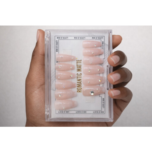 أظافر تركيب (Press-on Nails) بتصميم "رومانتك مات" الناعم مع كريستال
