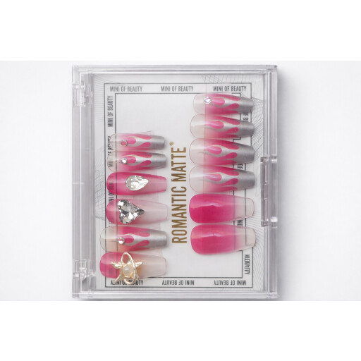 أظافر تركيب (Press-on Nails) بتصميم "رومانتك مات" الناعم مع كريستال Soft "Romantic Matte" Design Press-on Nails with Crystals