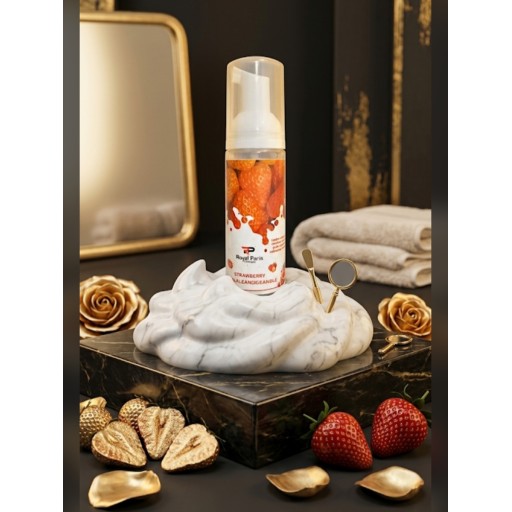 غسول الفراولة الحريري Strawberry Glow Cleanser