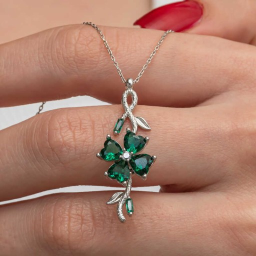 قلادة الغصن الأندلسي Andalusian Branch Pendant