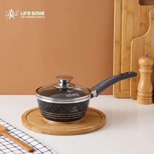 كسرولة ١٦ سم (قدر صلصة) بغطاء زجاجي، طلاء متعدد الطبقات مانع للالتصاق Sauce Cookware with Glass Cover - 16 cm