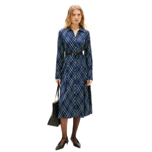 فستان ميدي بتصميم قميص بأكمام طويلة Midi shirt dress with long sleeves