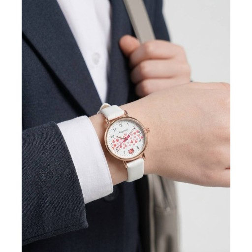 ساعة بناتيه Children's watch