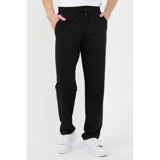 بنطلون رياضي رجالي أسود بخصر مطاطي وقصة مستقيمة مع جيب خلفي وتفاصيل ملصق Men's Black Straight Leg Sweatpants with Elastic Waist, Back Pocket & Label Detail