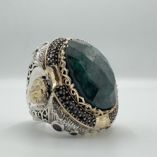 خاتم الزمرد VIP – تصميم الأسد VIP Emerald Lion Ring