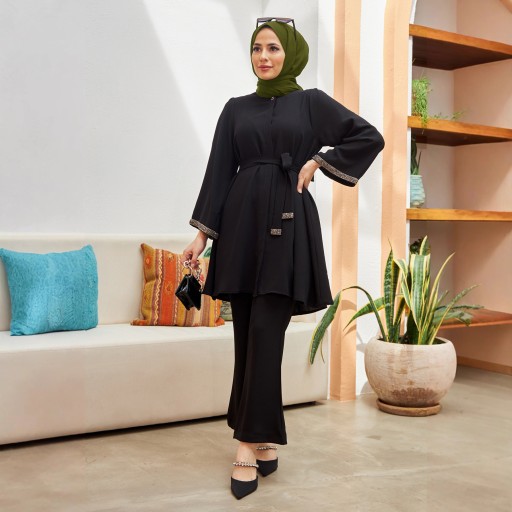 طقم نسائي أنيق من قطعتين بتفاصيل لامعة Women set