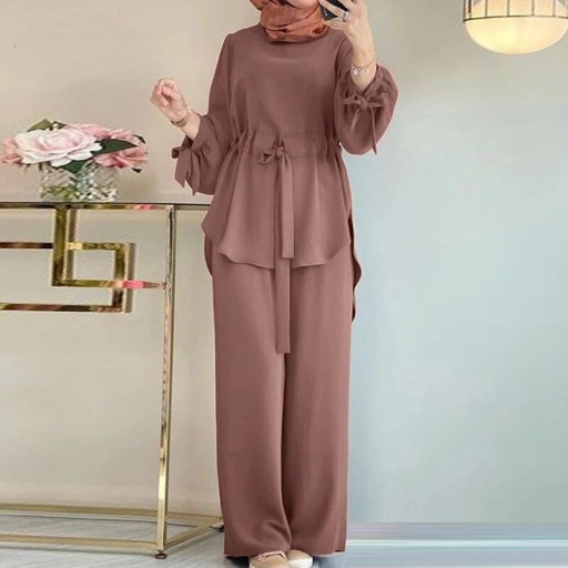طقم نسائي من قطعتين بتفاصيل أربطة ناعمة PINK SET
