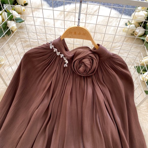 بلوزة أورجانزا أنيقة بتفصيل وردة وتطريز كريستالي Elegant Blouse