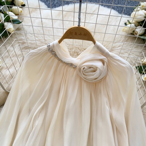 بلوزة أورجانزا أنيقة بتفصيل وردة وتطريز كريستالي Elegant Blouse