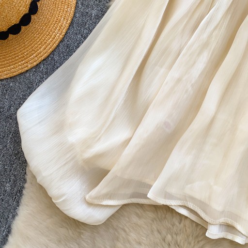 بلوزة أورجانزا أنيقة بتفصيل وردة وتطريز كريستالي Elegant Blouse