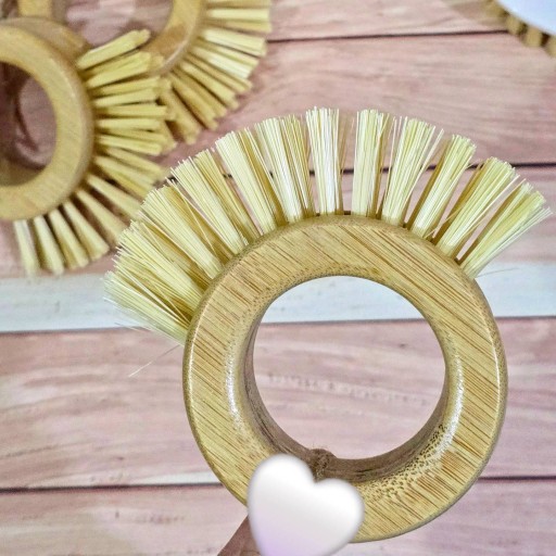 فرشة تنظيف مدوره خشبيه Wooden Rounded Cleaning Brush